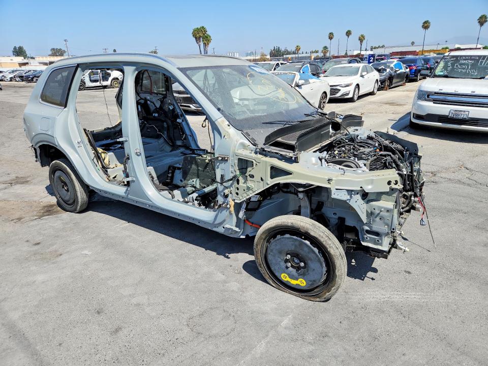 2026 Volvo Xc90 VIN YV4H60PE0T1497808 COPART salvage auction — STRIPPED, Ca - Certificate Of Title, sold $250 on 2026-08-11 (photo 4)