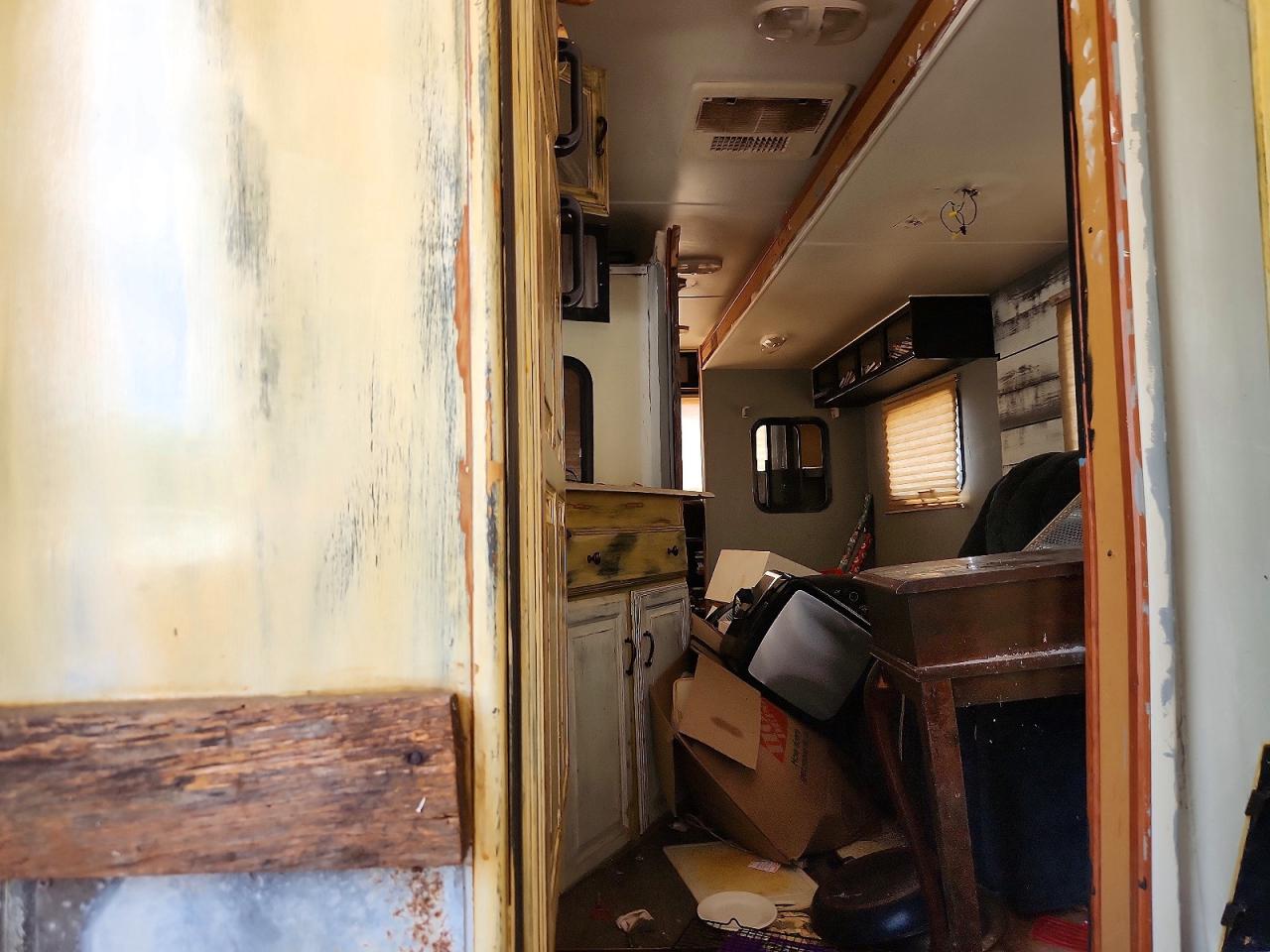 2011 Coachman Trailers VIN 5ZT2FEVB1BA004844 COPART salvage auction — Top/Roof, NY - CERTIFICATE OF TITLE, sold $20 on 2026-09-14 (photo 6)