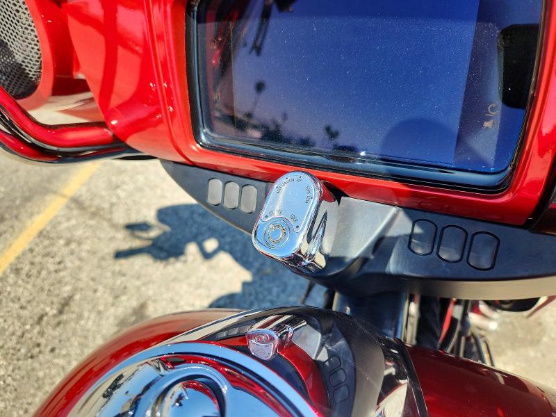 2021 Harley-davidson Flhx VIN 1HD1KBC24MB639918 COPART salvage auction — MINOR DENT/SCRATCHES, CA - SALVAGE CERTIFICATE, sold $4,950 on 2026-09-30 (photo 8)
