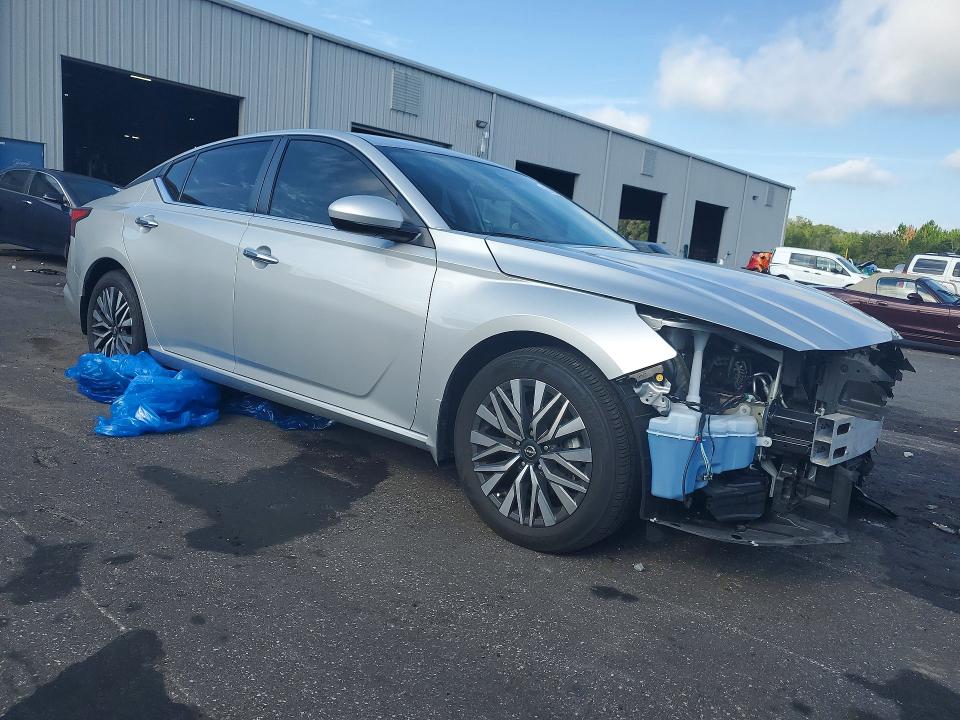 2024 Nissan Altima VIN 1N4BL4DVXRN396599 COPART salvage auction — FRONT END, FL - CERT OF TITLE SLVG REBUILDABLE, sold $8,100 on 2026-09-16 (photo 4)