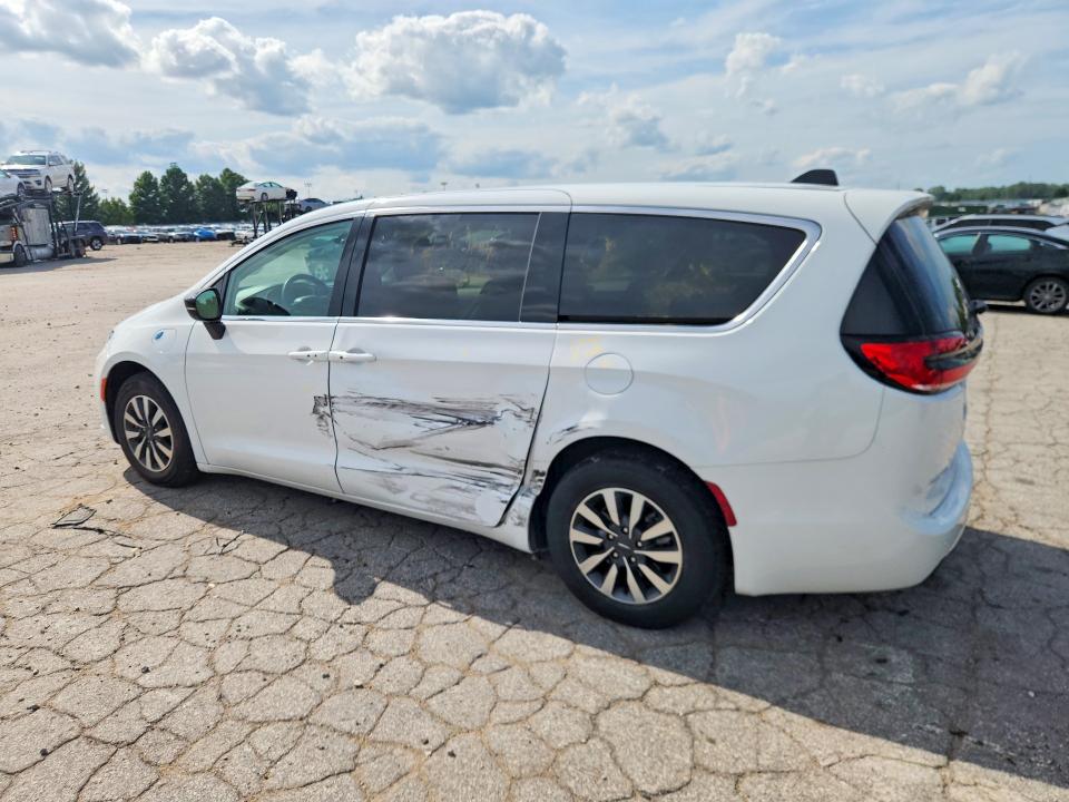 2024 Chrysler Pacifica VIN 2C4RC1S74RR153403 COPART salvage auction — SIDE, IA - CERTIFICATE OF TITLE, sold $13,800 on 2026-08-19 (photo 2)