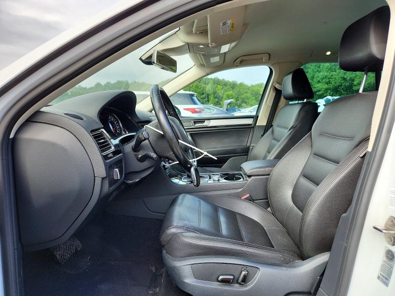 2016 Volkswagen Touareg VIN WVGEF9BP9GD006400 COPART salvage auction — MINOR DENT/SCRATCHES, Ma - Certificate Of Title, sold $500 on 2026-08-13 (photo 7)