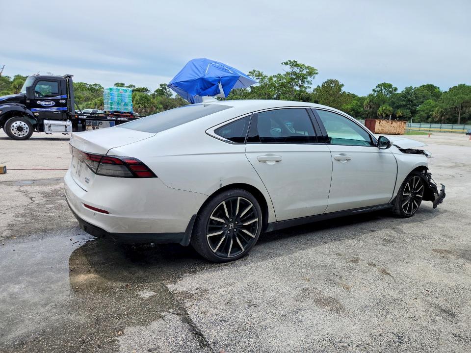 2024 Honda Accord VIN 1HGCY2F89RA038401 COPART salvage auction — FRONT END, FL - CERT OF TITLE SLVG REBUILDABLE, sold $7,000 on 2026-10-07 (photo 3)
