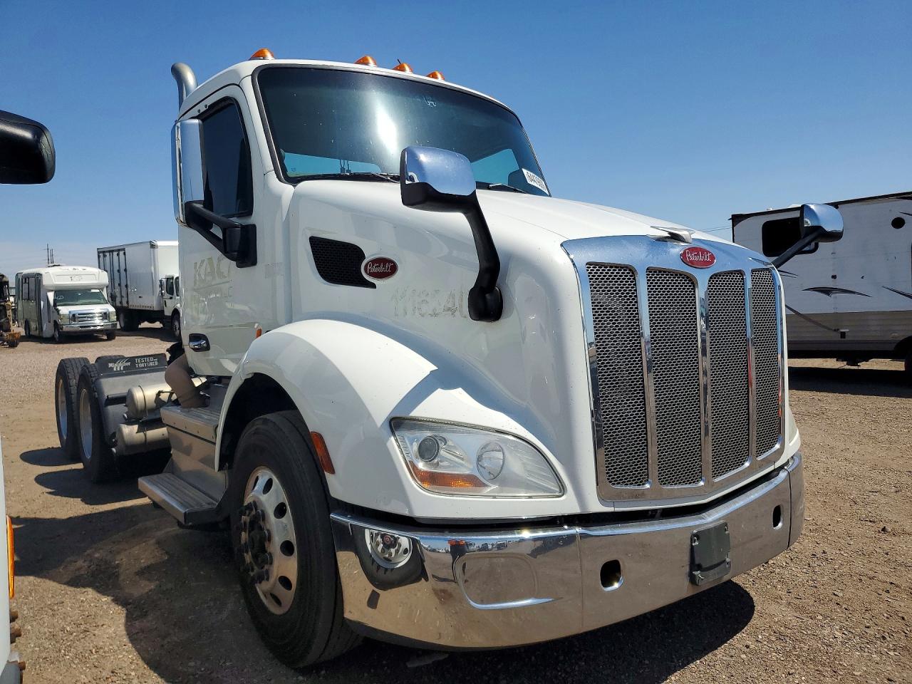 2019 Peterbilt 579 VIN 1XPBDP9X4KD630524 COPART salvage auction — Minor Dent/Scratches, AZ - CERTIFICATE OF TITLE, sold $6,200 on 2026-09-11 (photo 4)