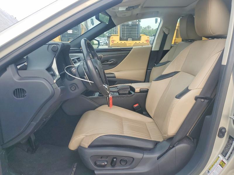 2020 Lexus ES VIN 58AF21B12LU010594 COPART salvage auction — REAR END, NC - SALVAGE CERTIFICATE OF TITLE, sold $12,600 on 2026-08-25 (photo 7)