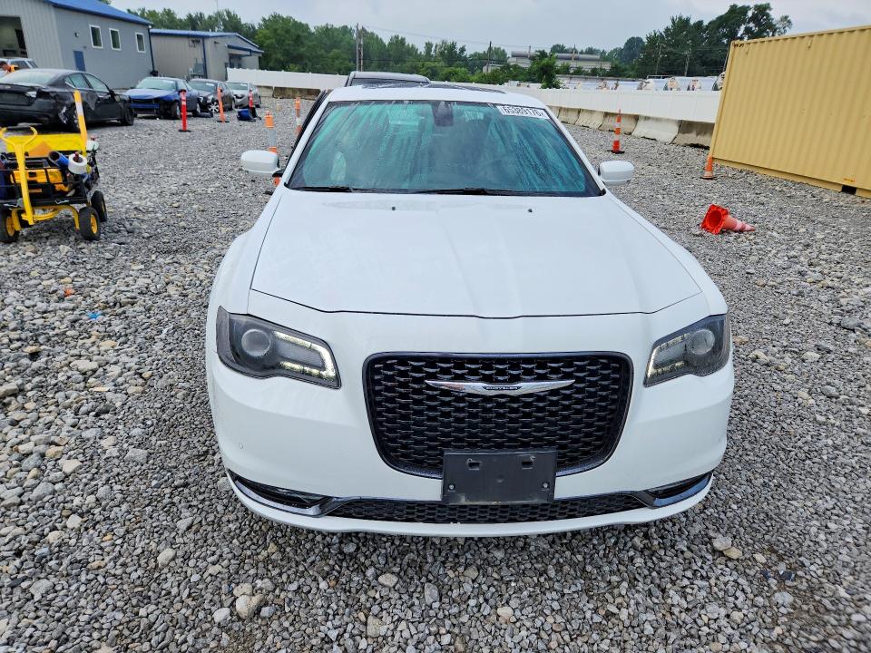 2015 Chrysler 300 VIN 2C3CCAGG1FH854095 COPART salvage auction — SIDE, Oh - Cert Of Title-Salvage, sold $7,100 on 2026-09-01 (photo 5)