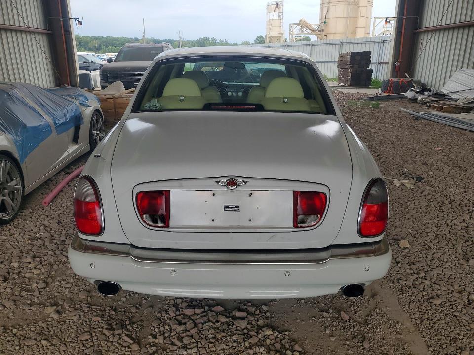 2000 Bentley Arnage VIN SCBLC31E2YCX05170 COPART salvage auction — MINOR DENT/SCRATCHES, AL - DEALER ONLY CLEAN TITLE (P), sold $4,750 on 2026-09-08 (photo 6)