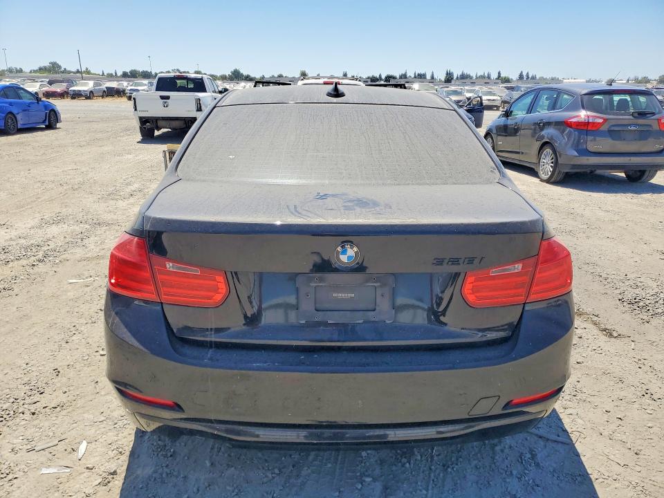 2012 BMW 3 series VIN WBA3C1C56CF431975 COPART salvage auction — NORMAL WEAR, CA - DIS/DLR/EXP ONLY CLEAN TITLE (P), sold $525 on 2026-08-06 (photo 6)
