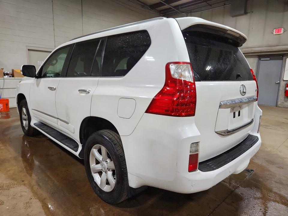 2013 Lexus Gx 460 VIN JTJBM7FX2D5061818 COPART salvage auction — MINOR DENT/SCRATCHES, CT - CERTIFICATE OF TITLE (P), sold $9,100 on 2026-08-25 (photo 2)