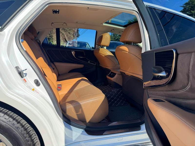 2018 Lexus Ls VIN JTHCY1FF7J5001057 COPART salvage auction — MINOR DENT/SCRATCHES, IL - CERTIFICATE OF TITLE (P), sold $18,400 on 2026-08-27 (photo 6)