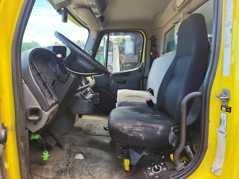 2015 Freightliner M2 VIN 3ALACXDT1FDGB7810 COPART salvage auction — MINOR DENT/SCRATCHES, Va - Clean Title Export Only, sold $4,650 on 2026-09-17 (photo 7)