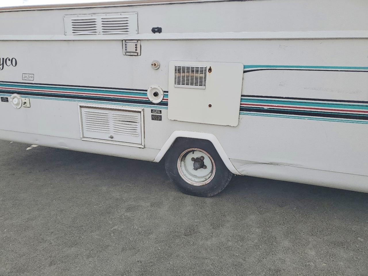 1996 Jaco jay flight VIN 1UJAJ01G3T1BS0180 COPART salvage auction — Minor Dent/Scratches, CA - DIS/DLR/EXP ONLY CLEAN TITLE, sold $10 on 2026-09-11 (photo 9)
