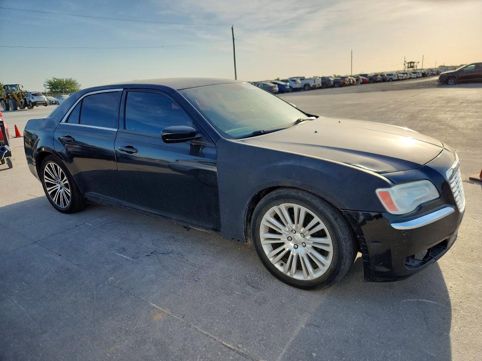 2013 Chrysler 300 VIN 2C3CCABGXDH658645 COPART salvage auction — REAR END, Tx - Bonded Rebuilt Salvage (P), sold $775 on 2026-08-24 (photo 4)