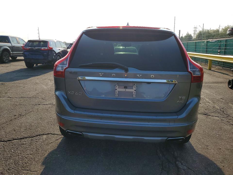2016 Volvo Xc60 VIN YV4612RKXG2850687 COPART salvage auction — HAIL, Co - Dis/Dlr/Exp Only Clean Title, sold $1,350 on 2026-08-13 (photo 6)