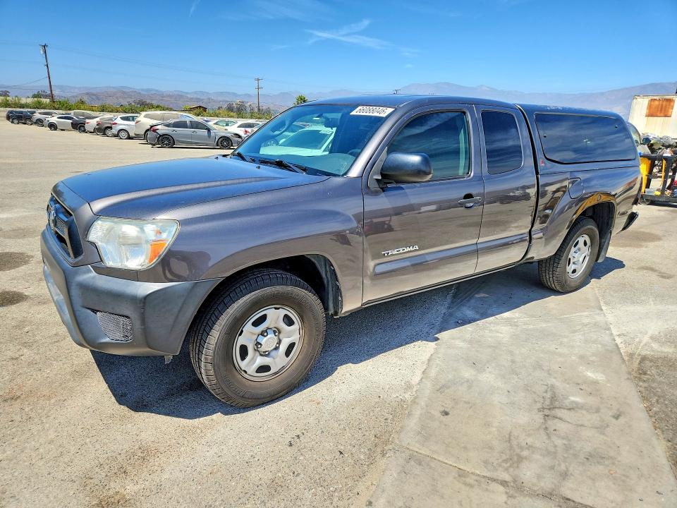 2015 Toyota Tacoma VIN 5TFTX4CN0FX061761 — COPART salvage auction photo