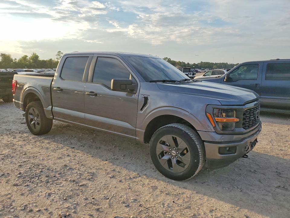 2025 Ford F-150 VIN 1FTEW2LP8SKE91627 COPART salvage auction — FRONT END, Salvage Title, sold $17,800 on 2026-09-04 (photo 4)