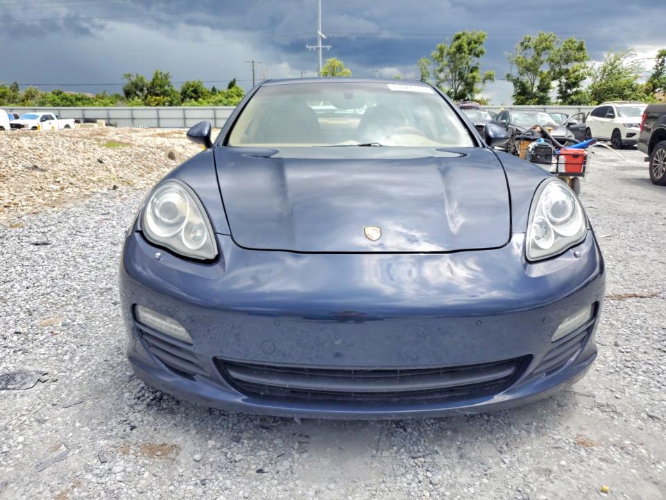 2013 Porsche Panamera VIN WP0AA2A76DL010237 COPART salvage auction — MINOR DENT/SCRATCHES, Fl - Certificate Of Title, sold $5,500 on 2026-09-11 (photo 5)