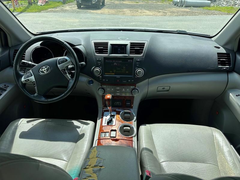2012 Toyota Highlander VIN JTEDC3EH8C2007226 COPART salvage auction — MINOR DENT/SCRATCHES, Ny - Certificate Of Title (P), sold $8,000 on 2026-08-21 (photo 8)