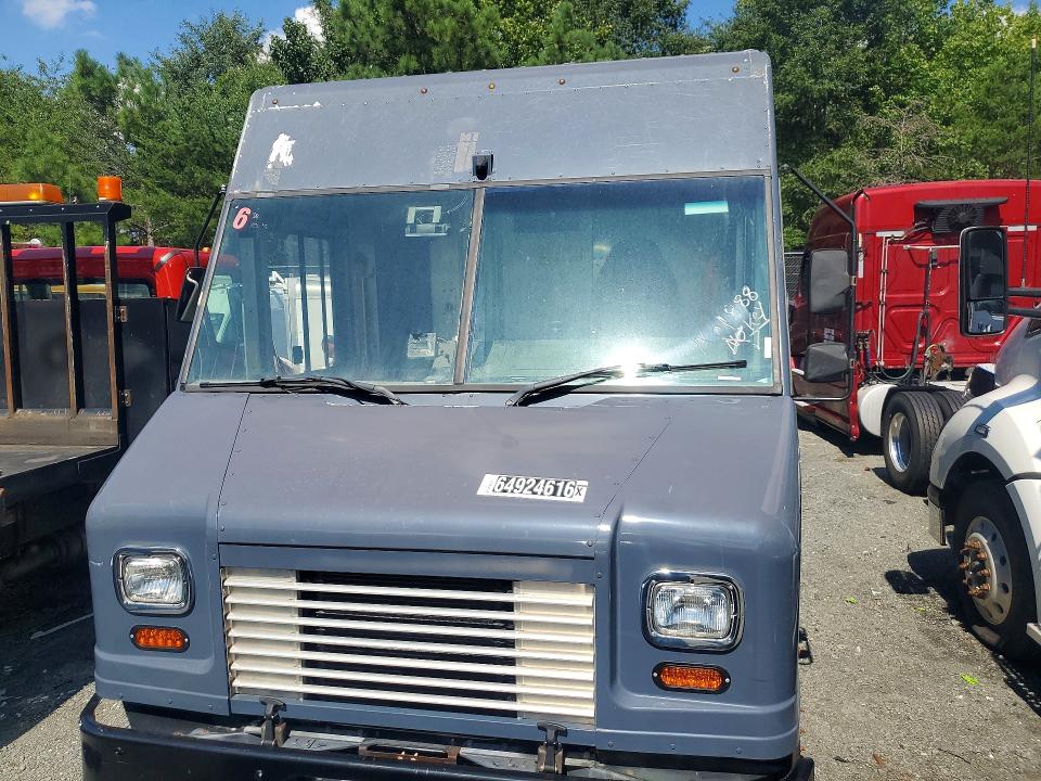 2020 Ford F59 VIN 1F65F5KN7L0A01888 COPART salvage auction — MINOR DENT/SCRATCHES, MD - CERTIFICATE OF TITLE, sold $19,300 on 2026-09-15 (photo 5)
