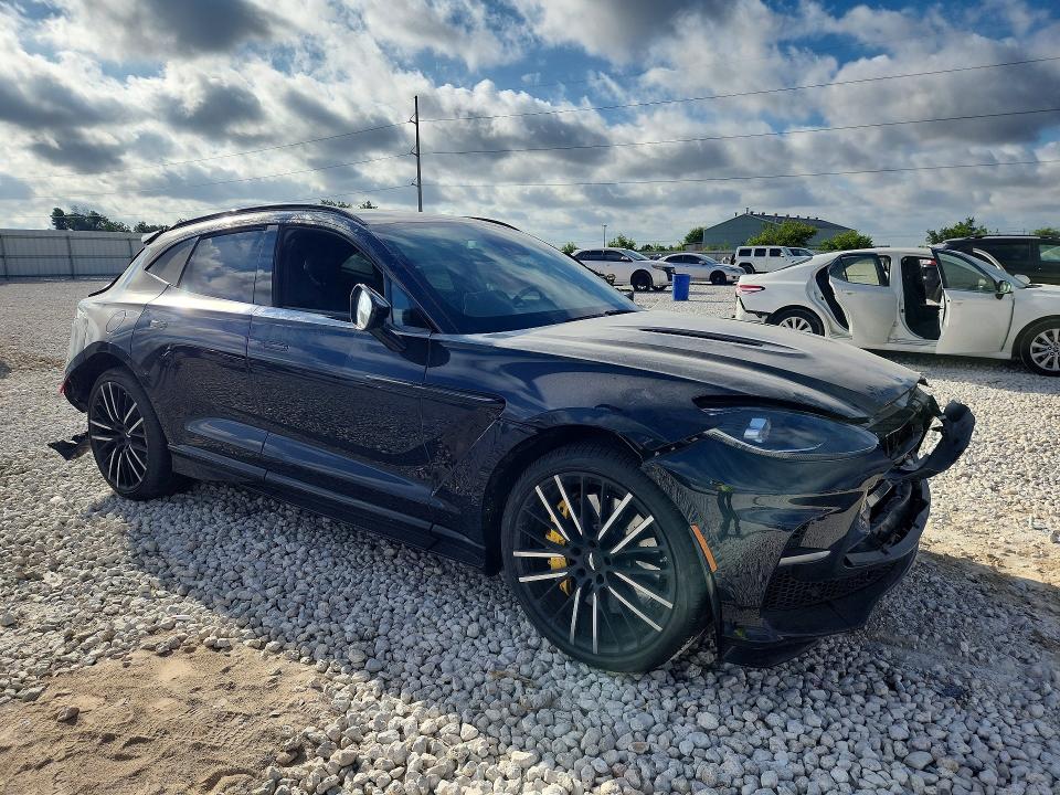 2024 Aston martin Dbx VIN SD7VUJBW1RTV09690 COPART salvage auction — REAR END, Tx - Salvage Vehicle Title, sold $49,000 on 2026-10-01 (photo 4)