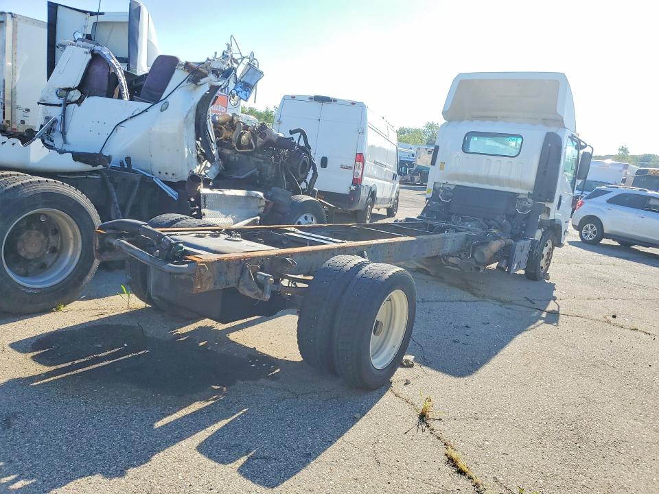 2019 Isuzu Npr VIN JALE5W16XK7305933 COPART salvage auction — FRONT END, MI - CERTIFICATE OF TITLE, sold $2,900 on 2026-09-23 (photo 3)