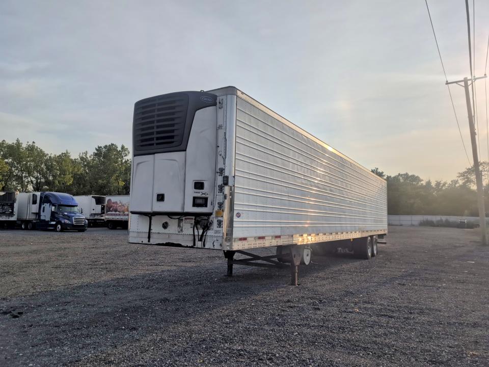 2017 Utility Vs2ra VIN 1UYVS253XHM922103 COPART salvage auction — MINOR DENT/SCRATCHES, IL - CERTIFICATE OF TITLE (P), sold $20,500 on 2026-09-22 (photo 2)