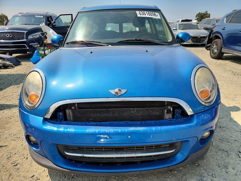 2011 Mini Cooper clubman VIN WMWZF3C5XBT267515 COPART salvage auction — REAR END, CA - DIS/DLR/EXP ONLY CLEAN TITLE, sold $325 on 2026-08-06 (photo 5)