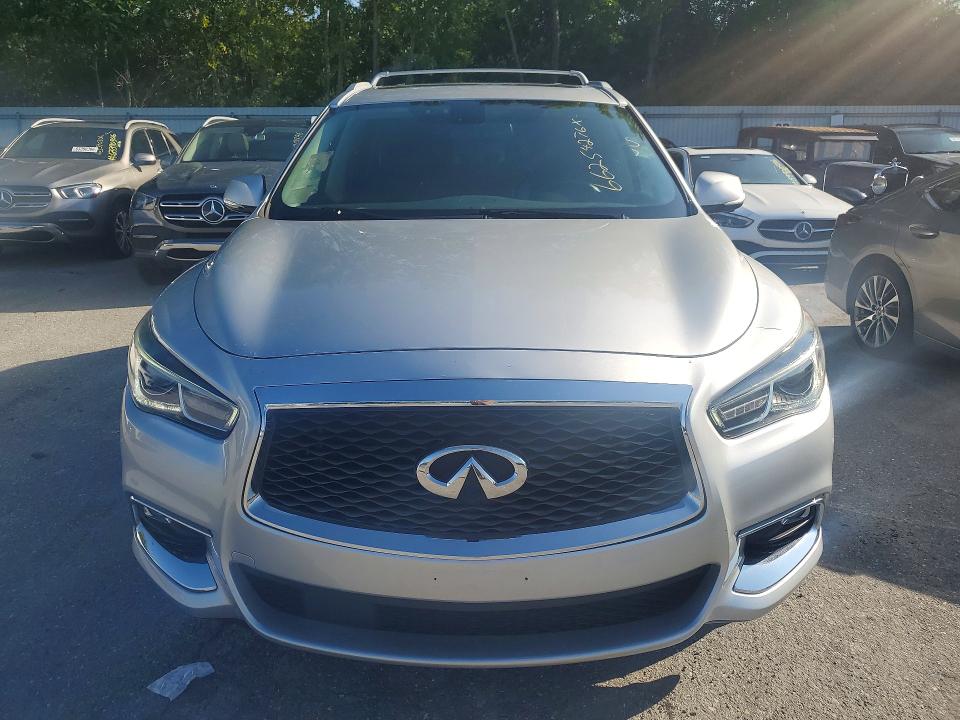 2017 Infiniti Qx60 VIN 5N1DL0MM4HC522352 COPART salvage auction — MINOR DENT/SCRATCHES, In - Certificate Of Title, sold $4,500 on 2026-08-28 (photo 5)