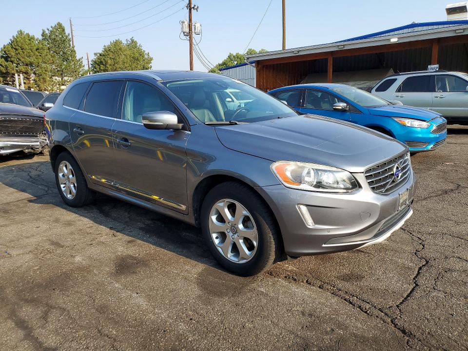 2016 Volvo Xc60 VIN YV4612RKXG2850687 COPART salvage auction — HAIL, Co - Dis/Dlr/Exp Only Clean Title, sold $1,350 on 2026-08-13 (photo 4)