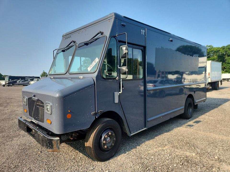 2021 Freightliner Mt45g VIN 4UZAC2EA3MCMM9102 COPART salvage auction — MINOR DENT/SCRATCHES, MA - CERTIFICATE OF TITLE, sold $15,900 on 2026-09-15 (photo 1)