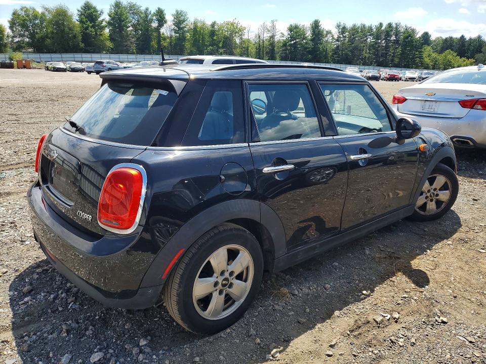 2016 Mini Cooper VIN WMWXU1C58G2D57814 COPART salvage auction — MECHANICAL, Pa - Cert Of Title (P), sold $300 on 2026-09-02 (photo 3)