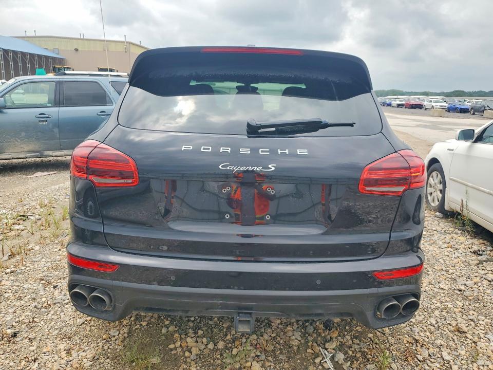 2015 Porsche Cayenne VIN WP1AB2A24FLA56510 COPART salvage auction — MINOR DENT/SCRATCHES, Salvage Title, sold $1,650 on 2026-08-11 (photo 6)
