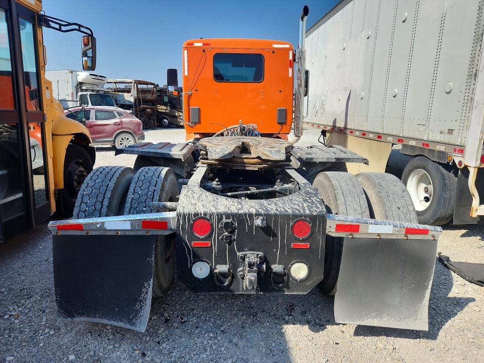 2018 Peterbilt 567 VIN 1XPCD49X8JD458970 COPART salvage auction — NORMAL WEAR, IN - CERTIFICATE OF TITLE, sold $26,000 on 2026-09-04 (photo 6)