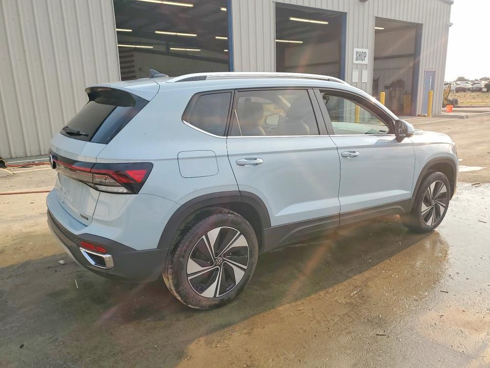 2025 Volkswagen Taos VIN 3VVVC7B28SM034550 COPART salvage auction — MINOR DENT/SCRATCHES, Nv - Certificate Of Title, sold $16,200 on 2026-08-25 (photo 3)