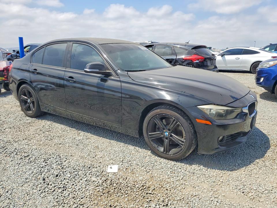 2013 BMW 3er VIN WBA3C1C55DF443276 COPART salvage auction — MECHANICAL, Ca - Dis/Dlr/Exp Only Clean Title, sold $800 on 2026-08-18 (photo 4)