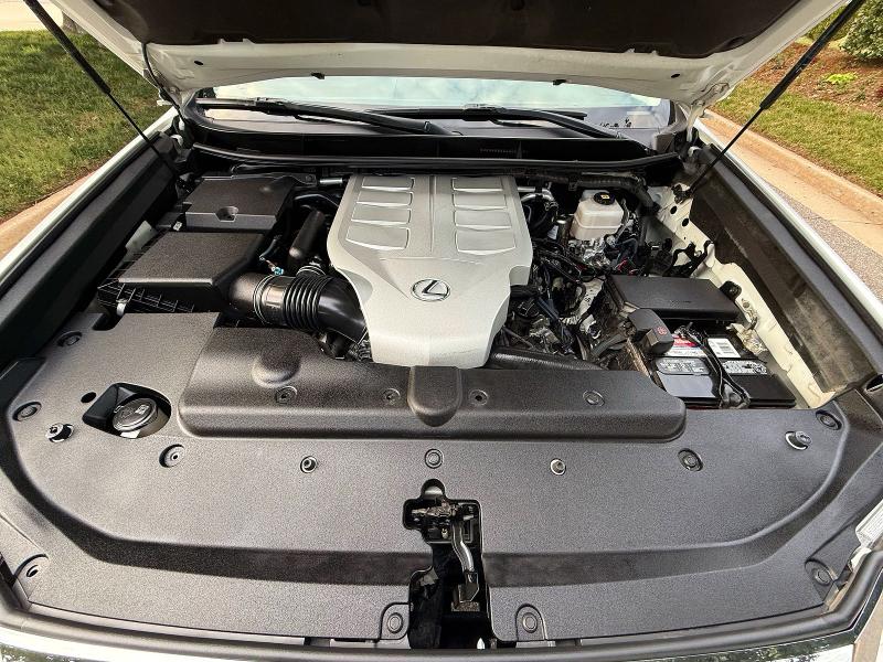 2015 Lexus Gx VIN JTJBM7FX8F5111477 COPART salvage auction — MINOR DENT/SCRATCHES, Ok - Certificate Of Title (P), sold $13,000 on 2026-08-25 (photo 7)