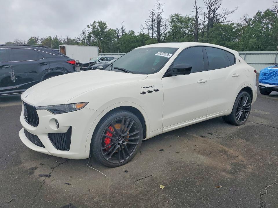 2022 Maserati Levante VIN ZN661ZUM7NX402801 — COPART salvage auction photo