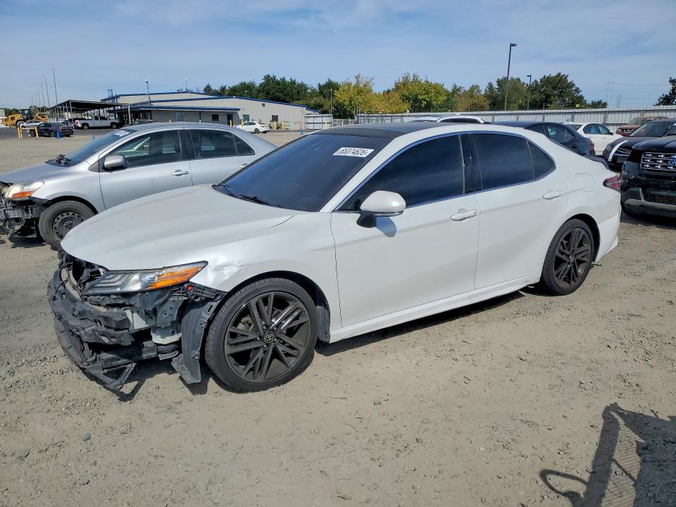 2019 Toyota Camry VIN 4T1B61HK5KU838390 — COPART salvage auction photo