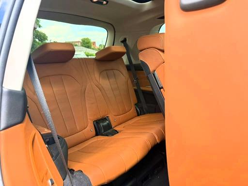 2019 BMW X7 VIN 5UXCX4C59KLS36573 COPART salvage auction — MINOR DENT/SCRATCHES, IN - CERTIFICATE OF TITLE (P), sold $19,700 on 2026-09-16 (photo 8)