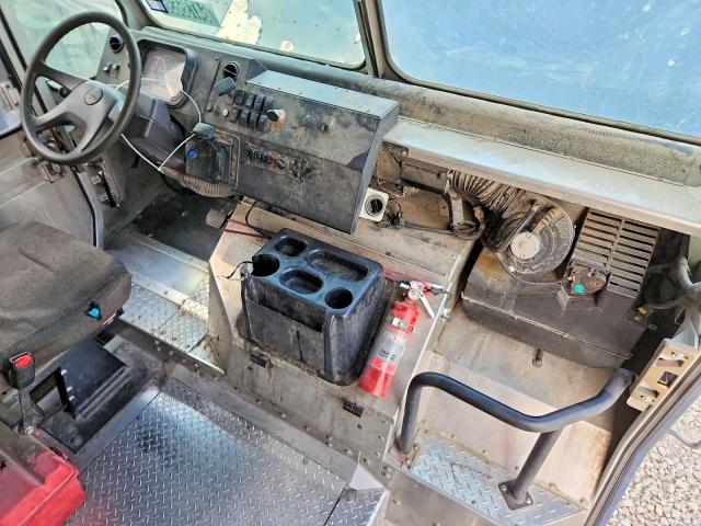 2020 Freightliner Mt45g VIN 4UZAC2EA4LCLZ7073 COPART salvage auction — MINOR DENT/SCRATCHES, TX - CERTIFICATE OF TITLE, sold $13,000 on 2026-09-15 (photo 8)