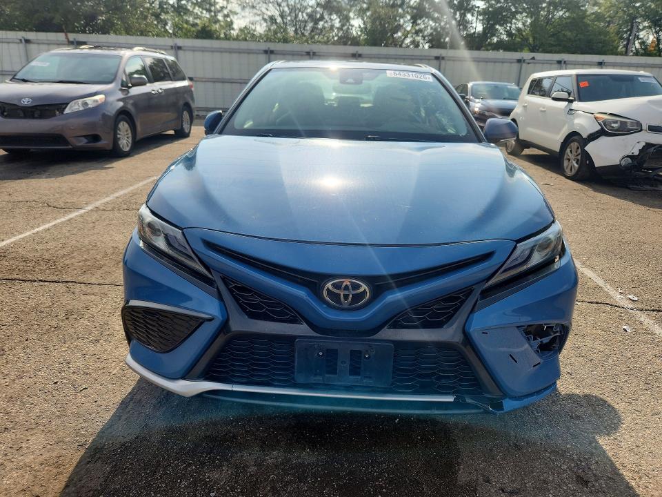 2023 Toyota Camry VIN 4T1K61AK4PU104308 COPART salvage auction — MINOR DENT/SCRATCHES, Salvage Title, sold $11,800 on 2026-08-25 (photo 5)