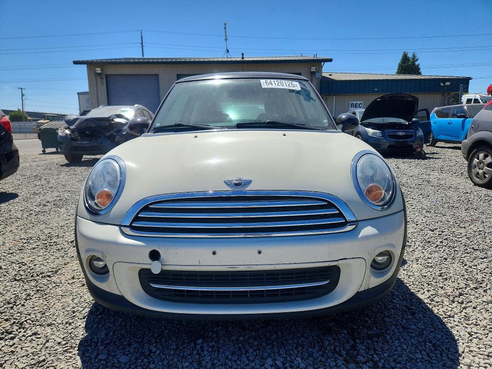 2011 Mini Cooper VIN WMWSU3C58BT183913 COPART salvage auction — MECHANICAL, OR - CERTIFICATE OF TITLE, sold $700 on 2026-08-18 (photo 5)