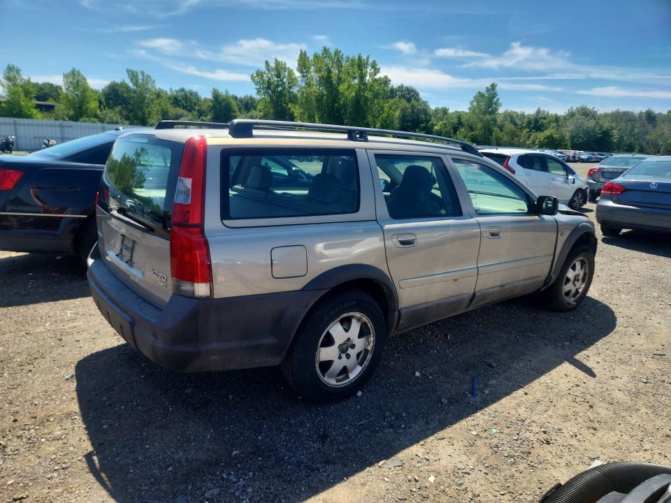 2004 Volvo Xc70 VIN YV1SZ59H741147219 COPART salvage auction — FRAME DAMAGE, MA - CERT OF TITLE-RECONSTRCTD COLL, sold $425 on 2026-08-12 (photo 3)