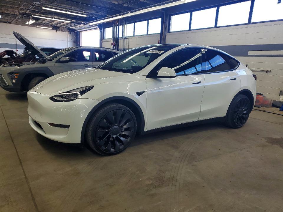2020 Tesla Model y VIN 5YJYGDEE1LF034996 — COPART salvage auction photo