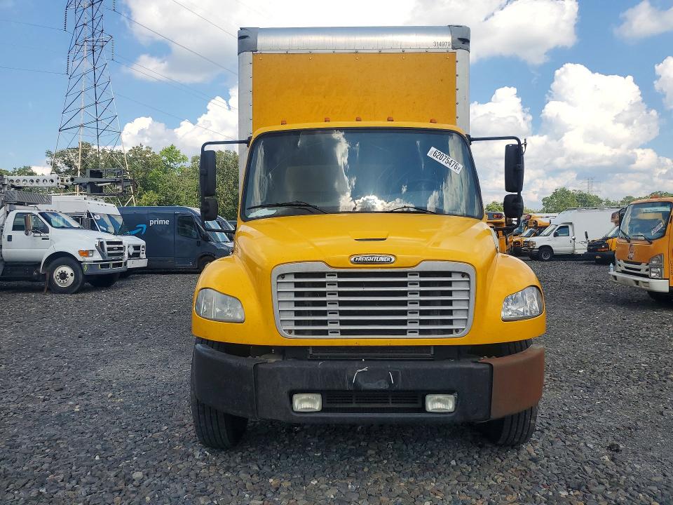 2018 Frht - freightliner VIN 3ALACWFC6JDJH5247 COPART salvage auction — MINOR DENT/SCRATCHES, NJ - CERTIFICATE OF TITLE, sold $12,300 on 2026-09-17 (photo 5)
