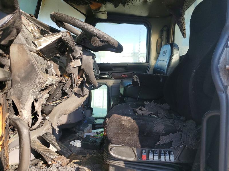 2014 Peterbilt 365 VIN 1NPSL79X7ED238011 COPART salvage auction — Burn Interior, IN - DEALER ONLY CLEAN TITLE (P), sold $9,500 on 2026-09-22 (photo 7)