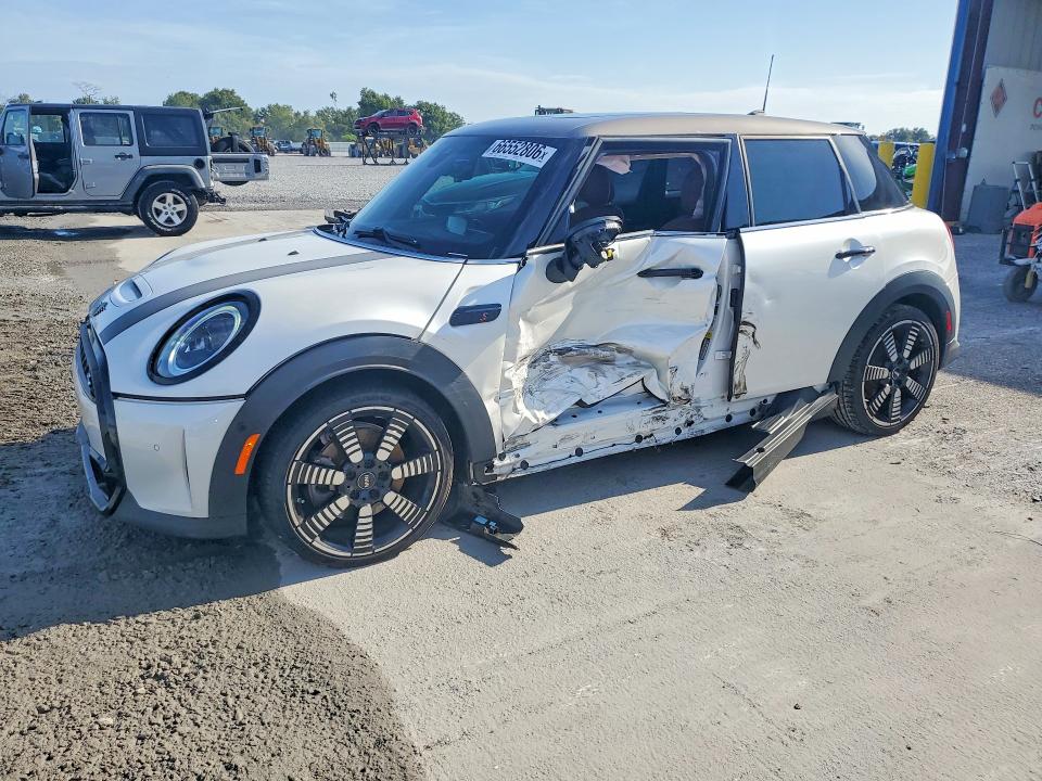 2024 Mini Cooper VIN WMW53DK0XR2U46365 — COPART salvage auction photo