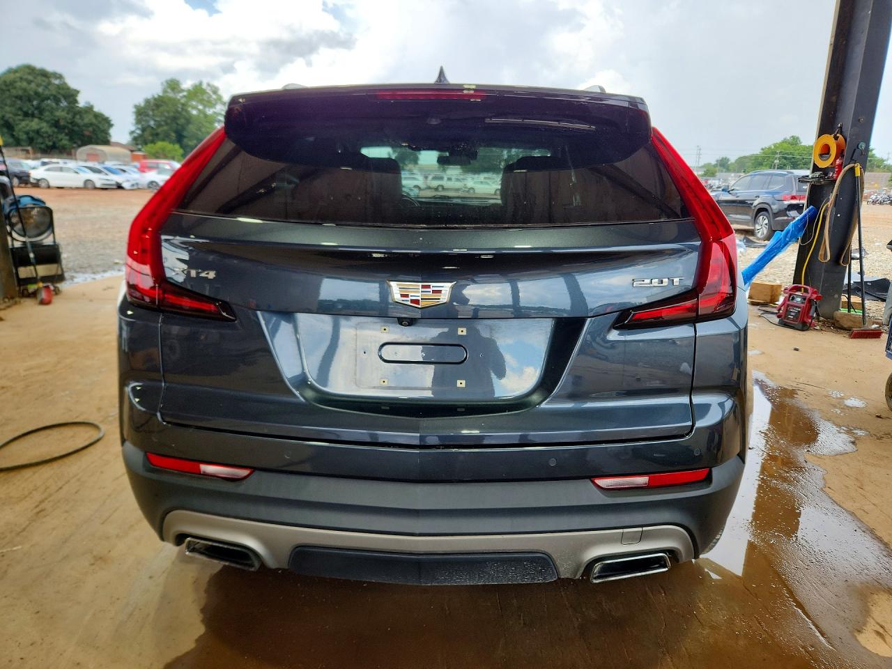 2019 Cadillac XT4 VIN 1GYFZCR42KF199845 COPART salvage auction — Side, St - Salvage Title, sold $7,100 on 2026-09-02 (photo 6)