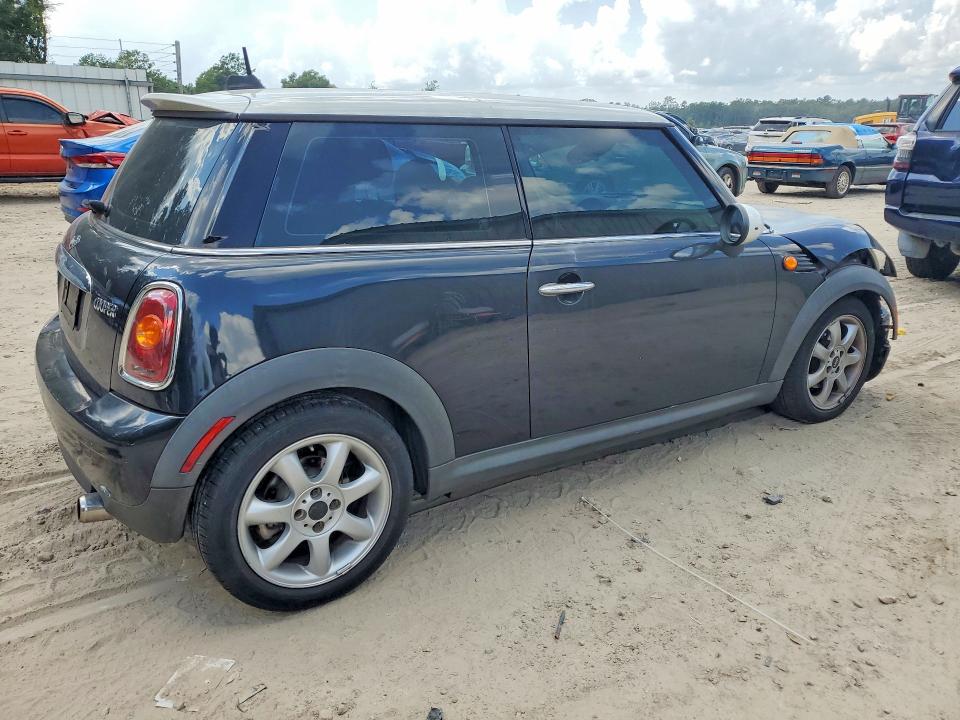 2007 Mini Cooper VIN WMWMF33547TU62706 COPART salvage auction — FRONT END, Fl - Cert Of Title Slvg Rebuildable, sold $300 on 2026-09-04 (photo 3)