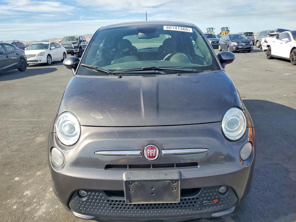 2015 Fiat 500 VIN 3C3CFFGE2FT642316 COPART salvage auction — MINOR DENT/SCRATCHES, Ca - Dis/Dlr/Exp Only Clean Title, sold $2,500 on 2026-09-21 (photo 5)